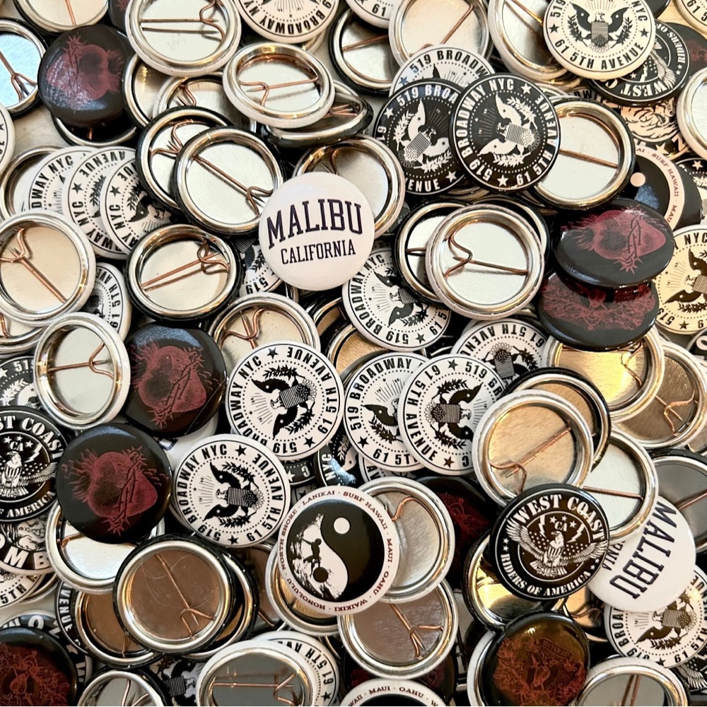 Brandy Melville Random Assorted Pinback buttons (5pack)